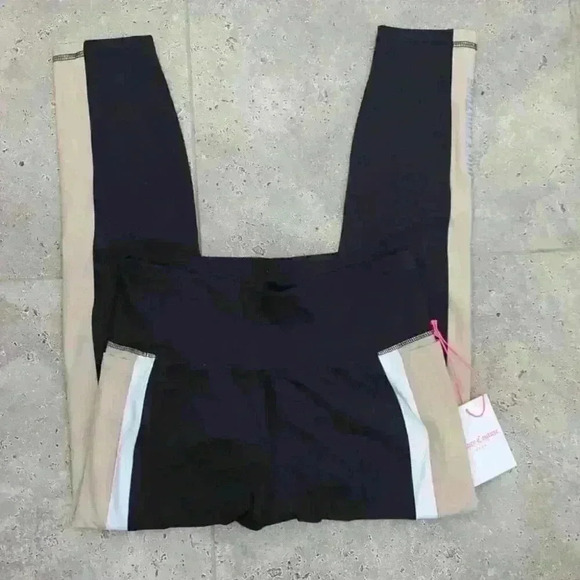 JUICY COUTURE | 7/8 Length Black/Tan/White Soft Athletic Leggings - Picture 5 of 8